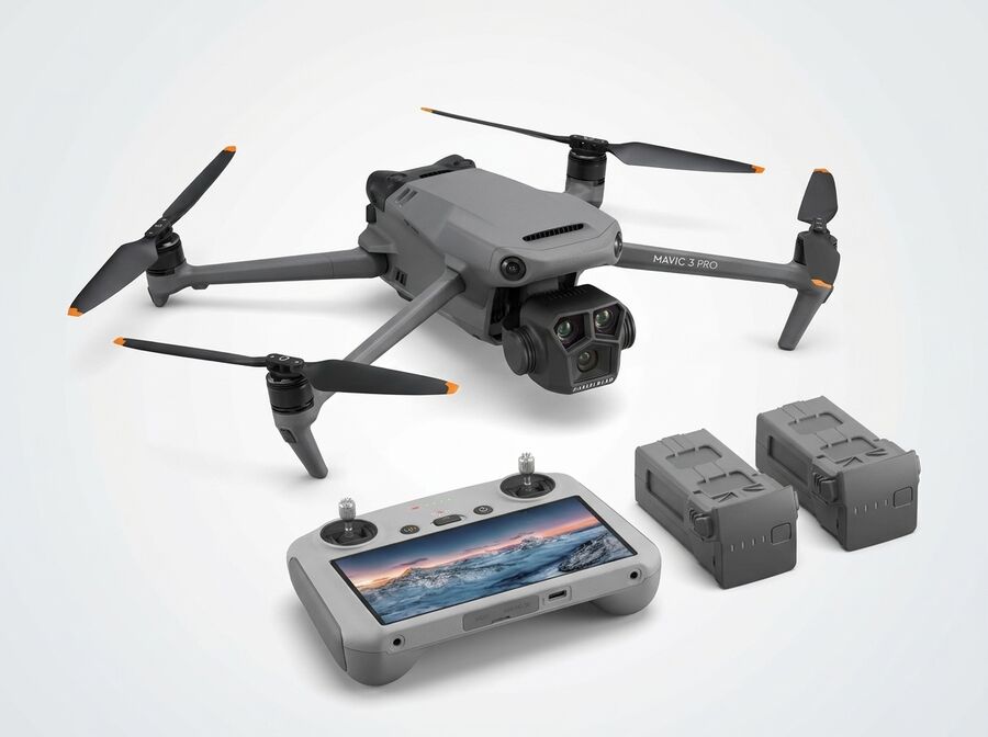 DJI Mavic 3 Pro Fly More Combo (DJI RC)