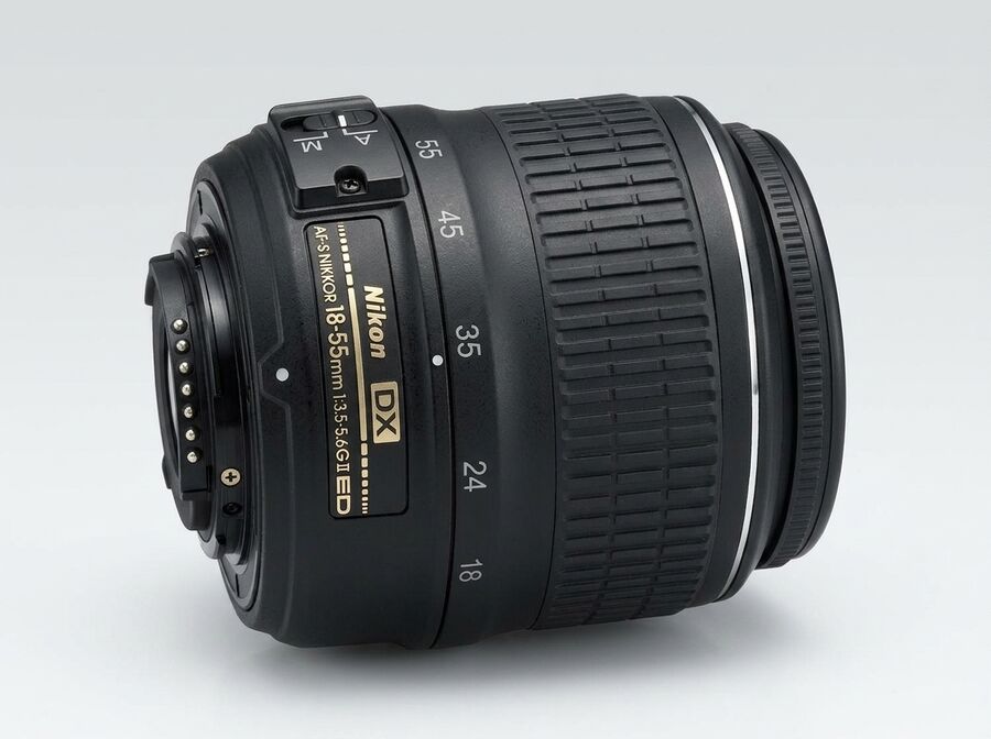 Nikon AF-S DX Nikkor 18-55mm f/3.5-5.6G ED II