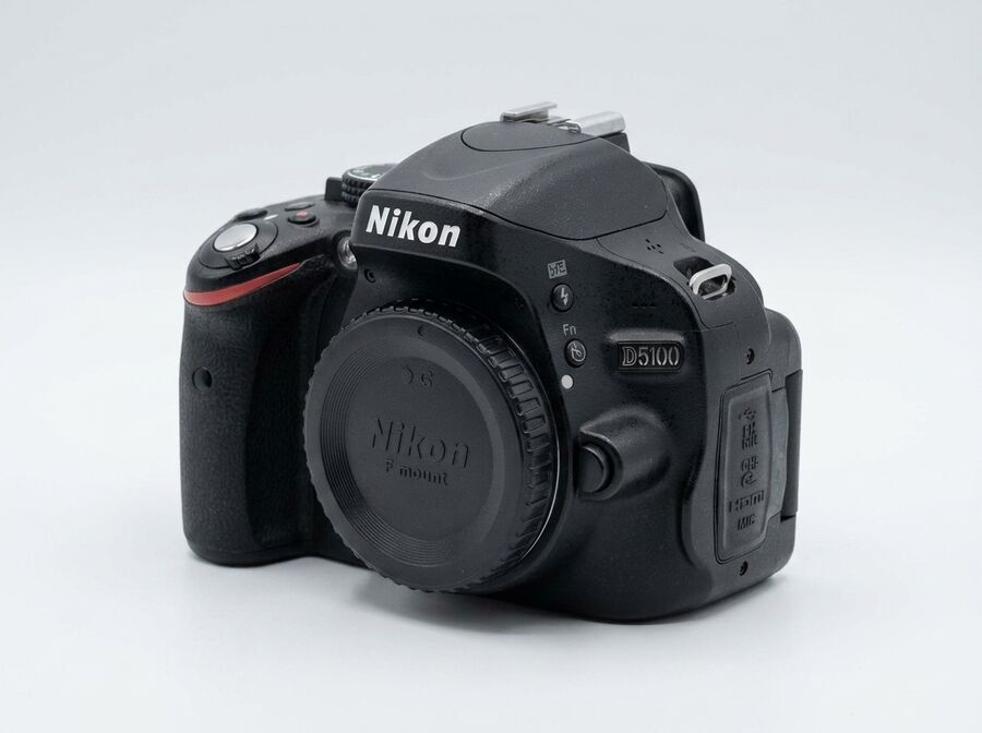 Nikon D5100 18-55mm & 55-300mm