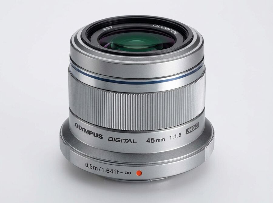 Olympus M.Zuiko Digital 45mm F1.8 Silber